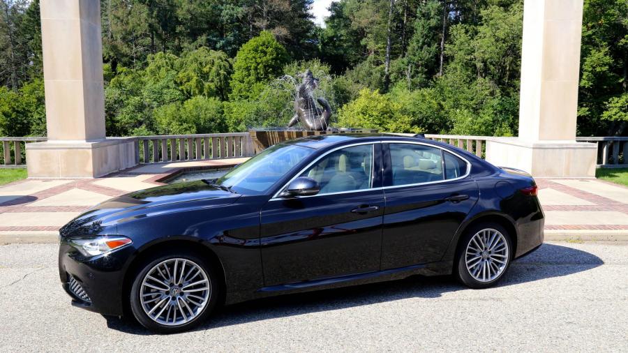  Alfa Romeo Giulia Ti Lusso Q4 2017 года  (NA) (фото 26 из 26)